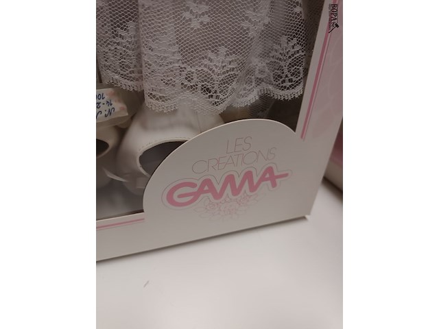 Lot 9 - vintage pop gama met paspoort - afbeelding 2 van  4