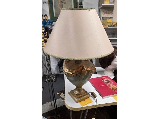 Lot 9 - vintage tafellamp - afbeelding 1 van  3