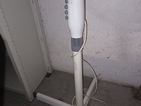 Lot 9 - vloerventilator - afbeelding 2 van  3