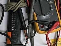 Lot 9 - volt/ohm meter, soldeerbout 7 stuks - afbeelding 3 van  4