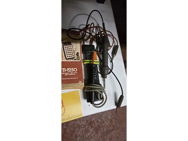 Lot 9 - volt/ohm meter, soldeerbout 7 stuks - afbeelding 4 van  4