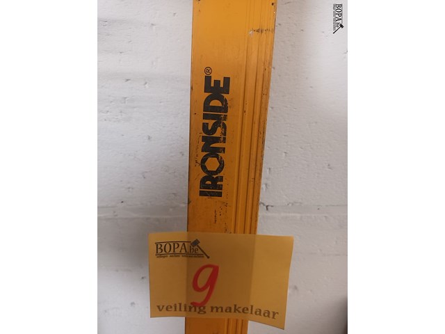 Lot 9 - waterpas ironside. 2 stuks - afbeelding 2 van  4