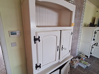 Lot 9 - witte houten kast - afbeelding 3 van  4