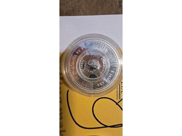 Lot 9 - zilveren 5 dollar munt uit tokelau 2 stuks - afbeelding 2 van  3