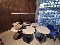 Lot 9 ronde terrastafels incl 14 stoelen