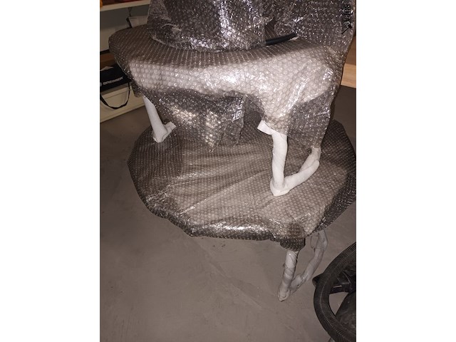 Lot 90 - bijzettafels. 3 stuks - afbeelding 3 van  4