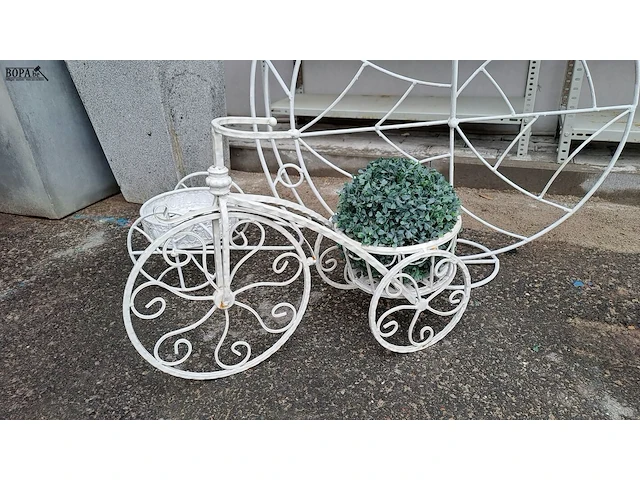 Lot 90 - decoratieve metalen plantenstandaard - 2 stuks nostalgische - afbeelding 2 van  4