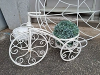Lot 90 - decoratieve metalen plantenstandaard - 2 stuks nostalgische - afbeelding 2 van  4
