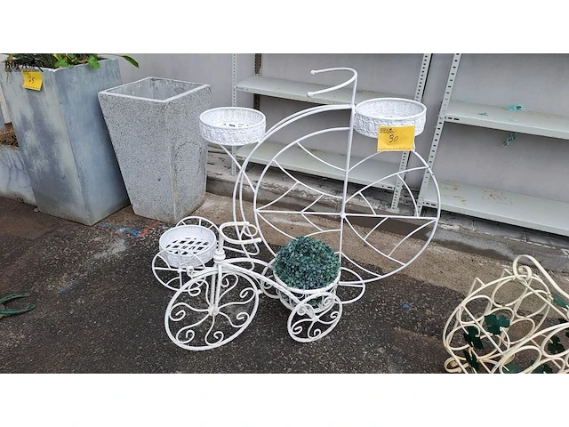 Lot 90 - decoratieve metalen plantenstandaard - 2 stuks nostalgische - afbeelding 3 van  4