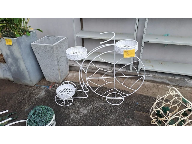 Lot 90 - decoratieve metalen plantenstandaard - 2 stuks nostalgische - afbeelding 4 van  4
