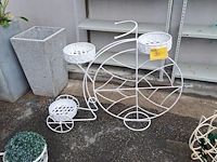 Lot 90 - decoratieve metalen plantenstandaard - 2 stuks nostalgische - afbeelding 4 van  4