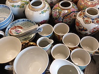 Lot 90 - grote partij tafelgerei in porselein. 80 stuks - afbeelding 3 van  8