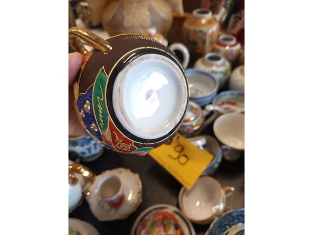 Lot 90 - grote partij tafelgerei in porselein. 80 stuks - afbeelding 5 van  8