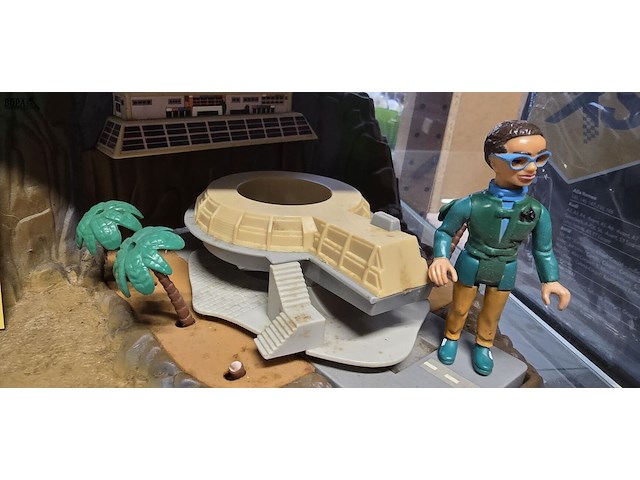 Lot 90 - matchbox thunderbirds tracy island - afbeelding 3 van  4