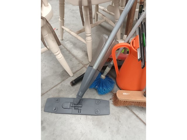 Lot 90 - schoonmaakmateriaal - afbeelding 4 van  5