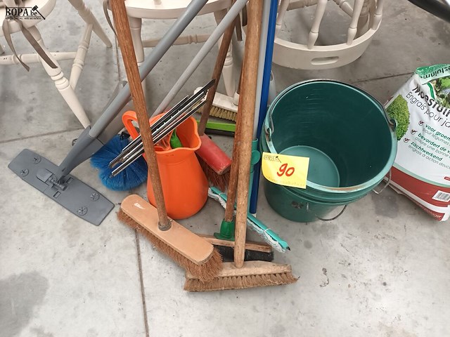 Lot 90 - schoonmaakmateriaal - afbeelding 5 van  5