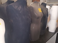Lot 90 - stoffen torso poppen. 6 stuks - afbeelding 2 van  3