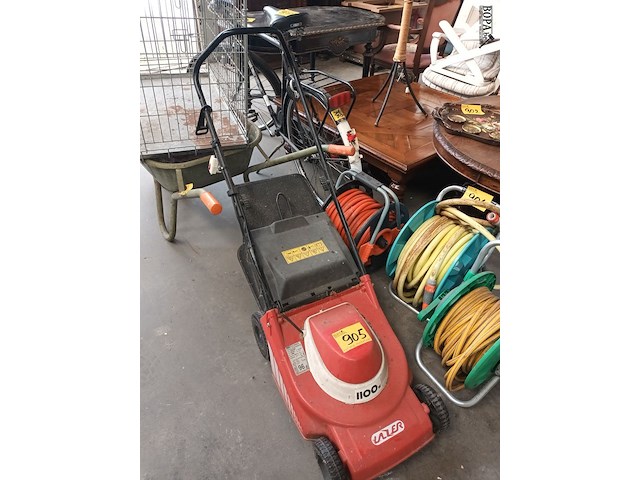 Lot 905 - elektrische grasmaaier - afbeelding 1 van  4