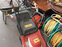Lot 905 - elektrische grasmaaier - afbeelding 1 van  4