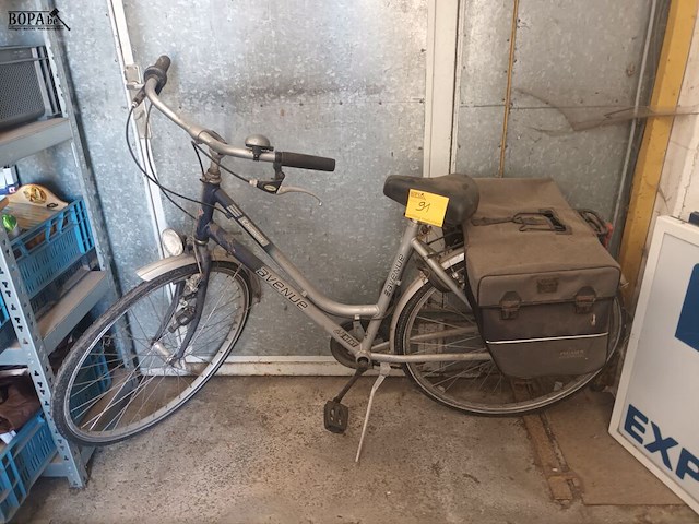 Lot 91 - damesfiets avenue - afbeelding 1 van  3