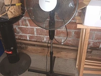 Lot 91 - domo ventilator op statief