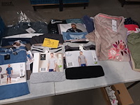 Lot 91 - herenkledij - afbeelding 1 van  5