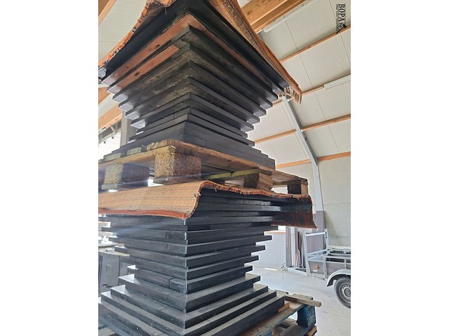 Lot 91 - houten tafel. 2 stuks - afbeelding 2 van  2
