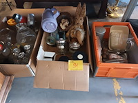 Lot 91 - huisraad. 2 dozen en 1 bak - afbeelding 1 van  6