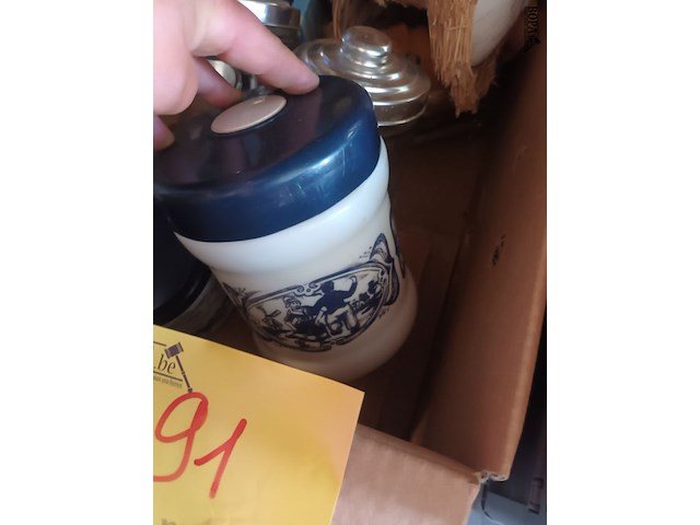 Lot 91 - huisraad. 2 dozen en 1 bak - afbeelding 4 van  6