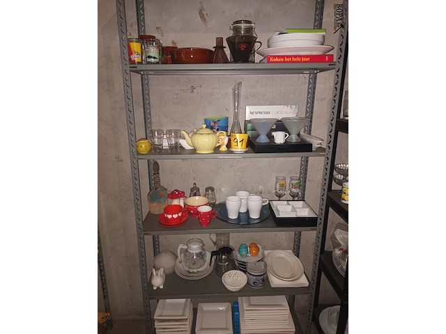 Lot 91 - keukenmateriaal en huisraad - afbeelding 1 van  5