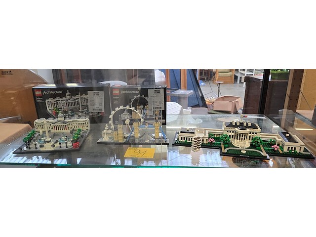 Lot 91 - lego trafalgar square, londen en the white house - afbeelding 1 van  6