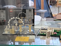 Lot 91 - lego trafalgar square, londen en the white house - afbeelding 1 van  6
