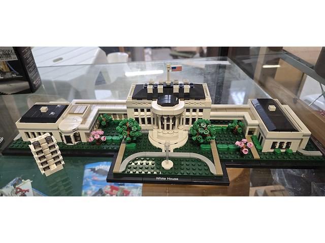 Lot 91 - lego trafalgar square, londen en the white house - afbeelding 2 van  6