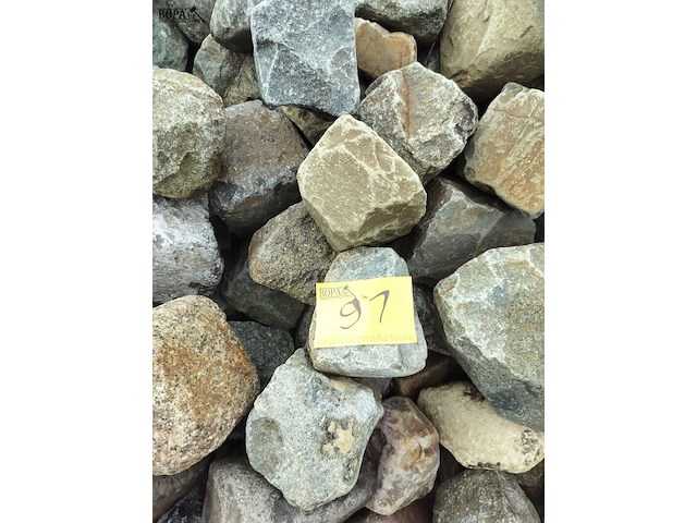 Lot 91 - lot losliggende kasseien - afbeelding 2 van  2