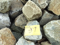 Lot 91 - lot losliggende kasseien - afbeelding 2 van  2