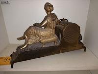 Lot 91 - messing schouwgarnituur - afbeelding 4 van  7