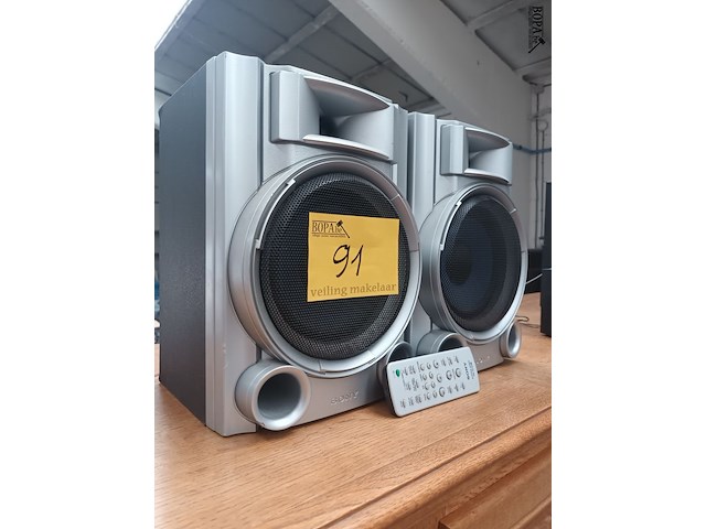 Lot 91 - muziekboxen sony. 2 stuks - afbeelding 2 van  4