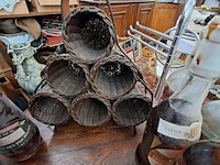 Lot 91 - oude dranken en wijnfleshouder - afbeelding 2 van  2