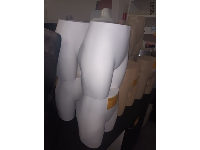 Lot 91 - pasmodel heup. 4 stuks - afbeelding 2 van  3