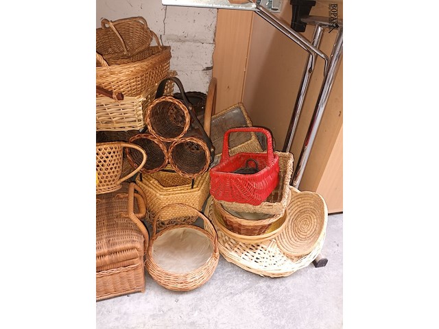 Lot 91 - rieten manden. 39 stuks - afbeelding 3 van  4