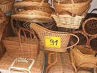 Lot 91 - rieten manden. 39 stuks - afbeelding 4 van  4