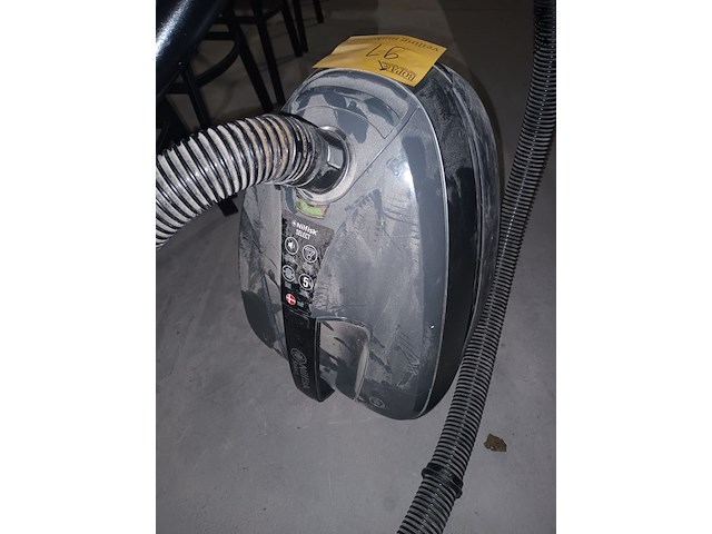 Lot 91 - stofzuiger en zakken nilfisk - afbeelding 2 van  4