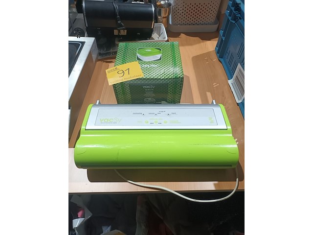 Lot 91 - vacuüm toestel en pot - afbeelding 1 van  4