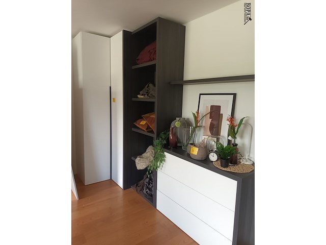 Lot 91 - wandkast met hoekmodule - afbeelding 1 van  4