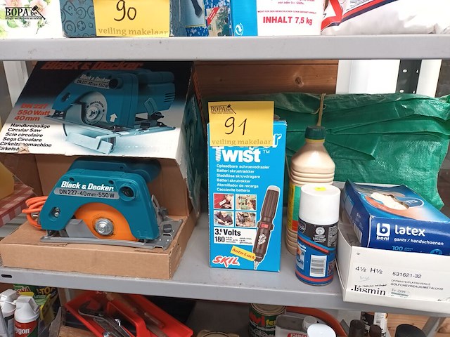Lot 91 - werkmateriaal - afbeelding 1 van  6
