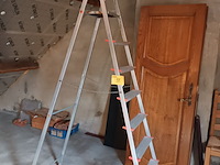 Lot 92 - aluminium trapladder - afbeelding 1 van  2