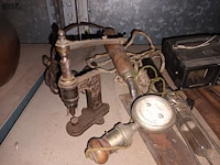 Lot 92 - antiek gereedschap en toestellen - afbeelding 5 van  5