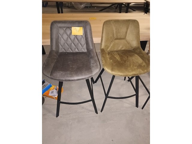 Lot 92 - barkruk. 2 stuks - afbeelding 1 van  6