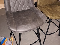 Lot 92 - barkruk. 2 stuks - afbeelding 2 van  6