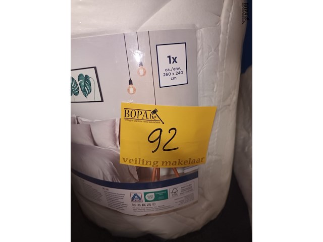 Lot 92 - dekbed en kussen - afbeelding 4 van  5